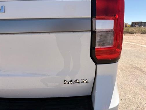 OXFORD WHITE 2024 Ford Expedition XLT