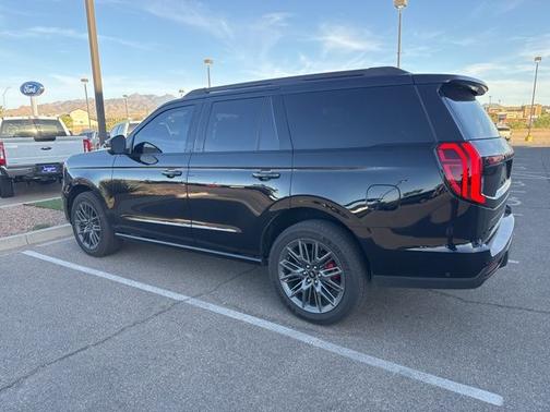 AGATE BLACK METALLIC 2025 Ford Expedition PLATINUM