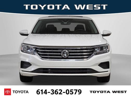 Pure White 2021 Volkswagen Passat 2.0T SE