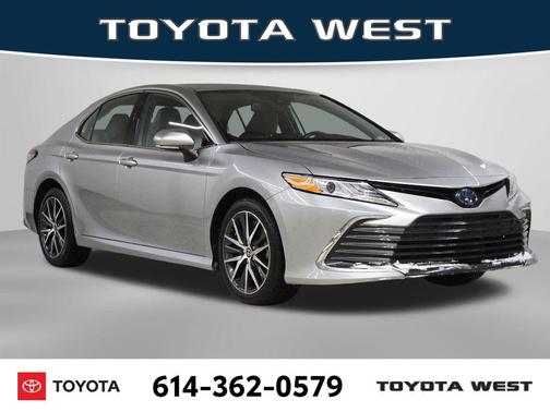 2022 Toyota Camry Hybrid XLE