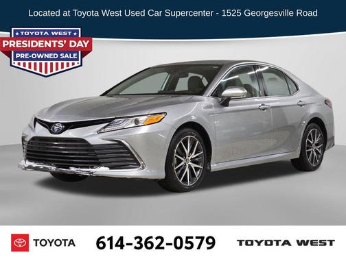 2022 Toyota Camry Hybrid XLE