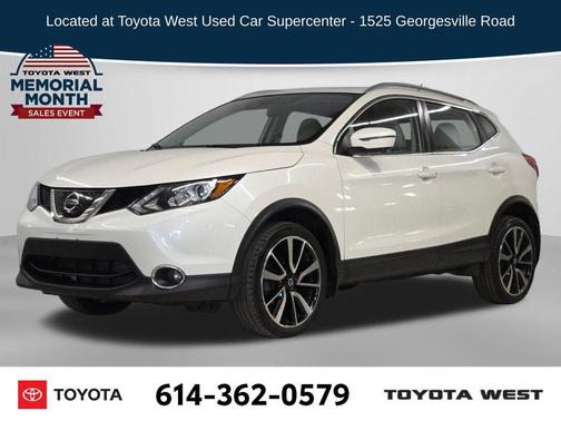 Pearl White 2018 Nissan Rogue Sport SL