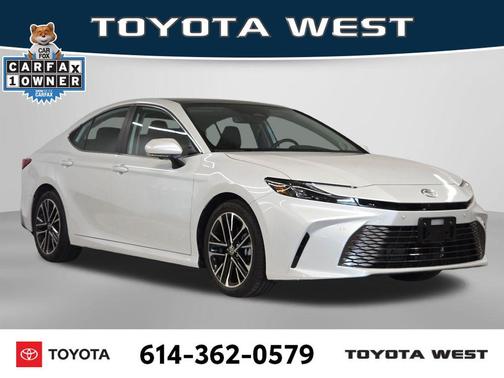 Pearl 2025 Toyota Camry XLE