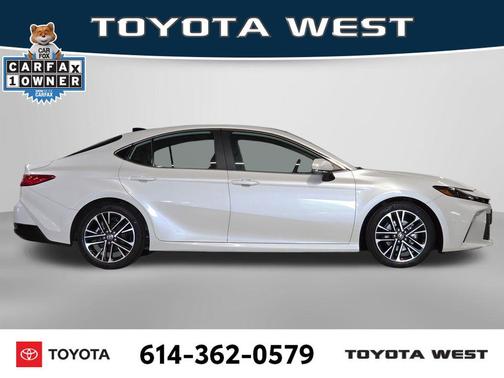 Pearl 2025 Toyota Camry XLE