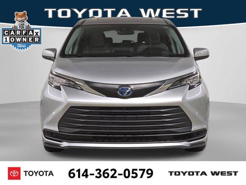 2023 Toyota Sienna LE