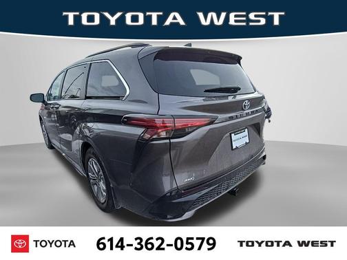 2022 Toyota Sienna XSE 7 Passenger