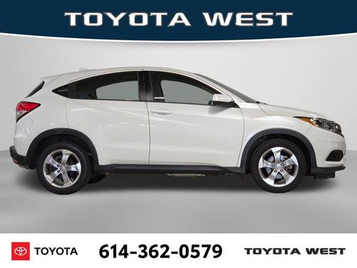 Platinum White Pearl 2021 Honda HR-V LX