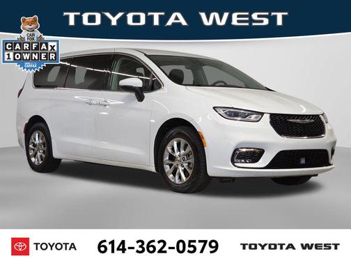 Bright White Clearcoat 2023 Chrysler Pacifica Touring L