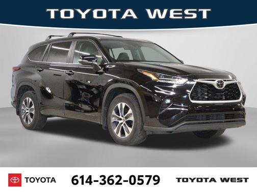 Midnight Black Metallic 2024 Toyota Highlander XLE