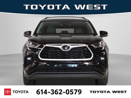 Midnight Black Metallic 2024 Toyota Highlander XLE