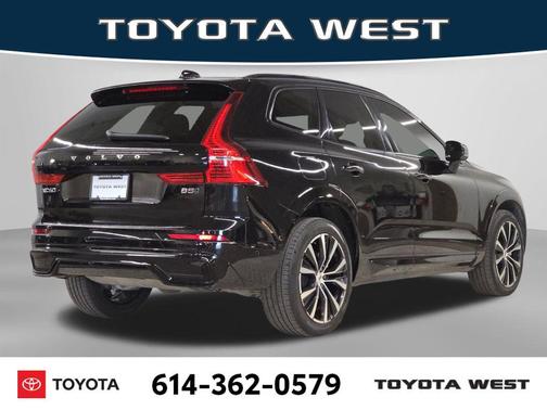 Onyx Black Metallic 2023 Volvo XC60 B5 Plus Dark Theme