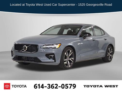 Vapour Gray Metallic 2024 Volvo S60 B5 Core Dark Theme