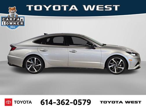 Shimmering Silver Pearl 2022 Hyundai SONATA SEL Plus