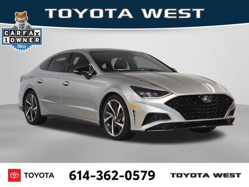 Shimmering Silver Pearl 2022 Hyundai SONATA SEL Plus