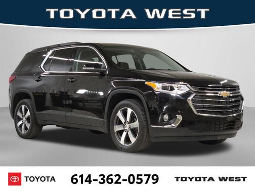 Mosaic Black Metallic 2021 Chevrolet Traverse LT Leather