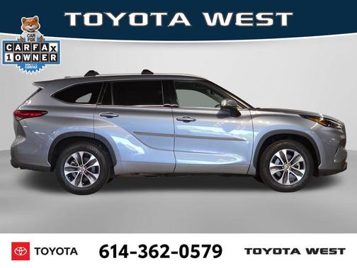 Moon Dust 2022 Toyota Highlander XLE