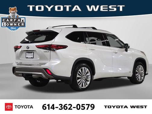 2023 Toyota Highlander Hybrid Platinum
