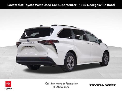 2025 Toyota Sienna LE