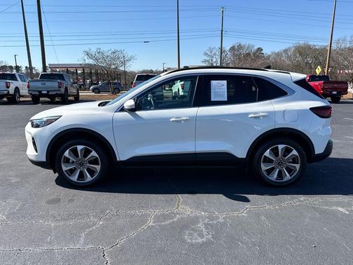 2025 Ford Escape Platinum