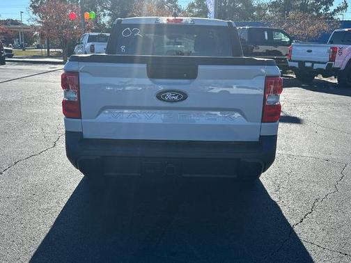 SPACE WHITE METALLIC 2025 Ford Maverick XLT