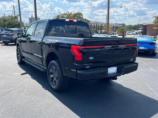 2025 Ford F-150 Lightning LARIAT