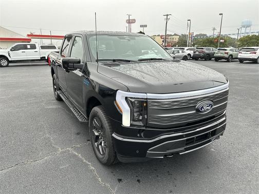 2025 Ford F-150 Lightning LARIAT