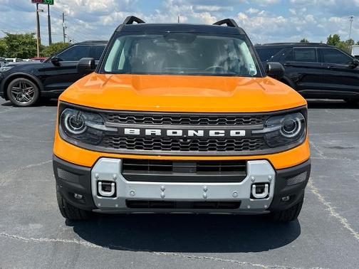 ORANGE FURY METALLIC TRI-CO 2026 Ford Bronco Sport BADLANDS