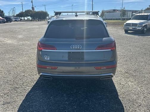 2022 Audi Q5 45 S line quattro Premium