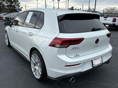 2025 Volkswagen Golf GTI 2.0T SE