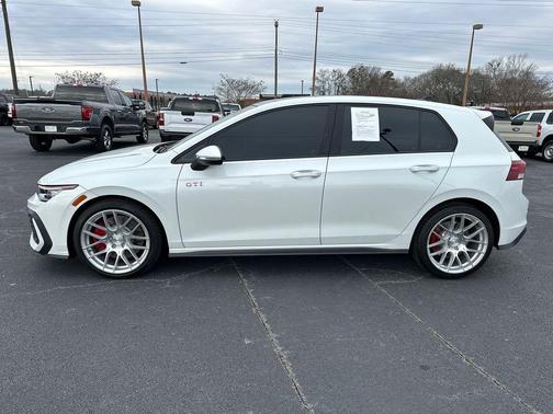 2025 Volkswagen Golf GTI 2.0T SE