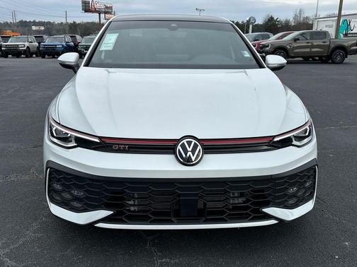2025 Volkswagen Golf GTI 2.0T SE