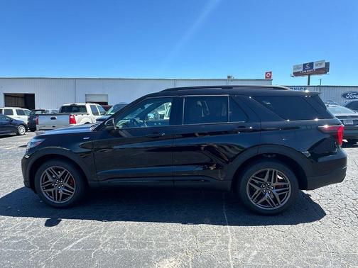 Black Metallic 2026 Ford Explorer ST-Line