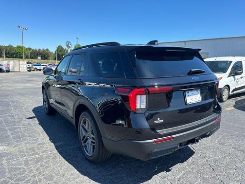 Black Metallic 2026 Ford Explorer ST-Line