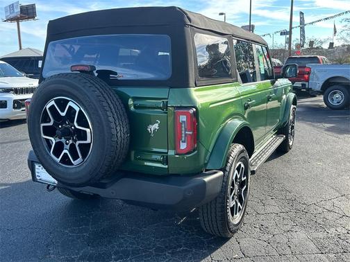 2024 Ford Bronco Outer Banks