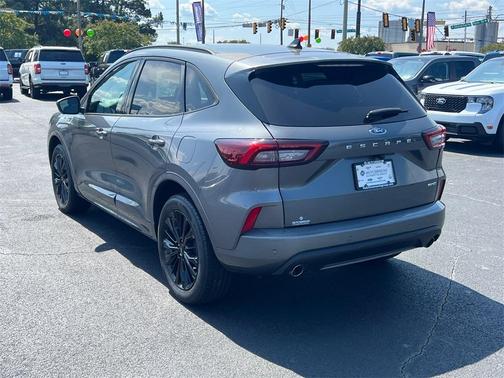 2024 Ford Escape ST-Line Elite