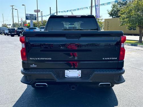 2023 Chevrolet Silverado 1500 Custom Trail Boss