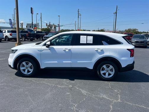 2022 Kia Sorento LX