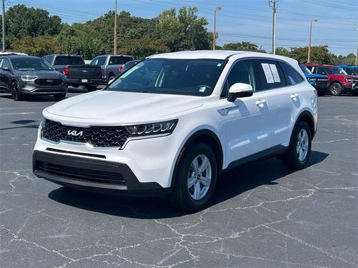 2022 Kia Sorento LX