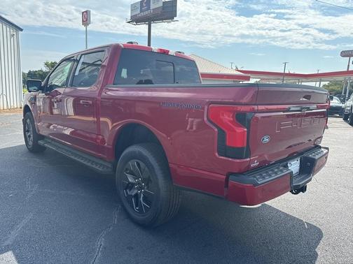 2025 Ford F-150 Lightning LARIAT