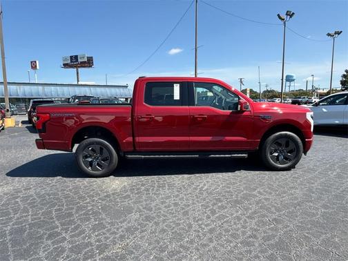 2025 Ford F-150 Lightning LARIAT