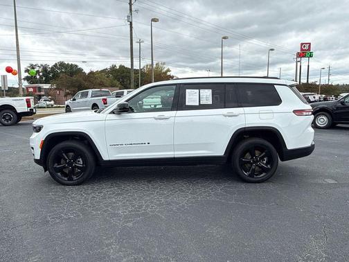 2025 Jeep Grand Cherokee L Laredo