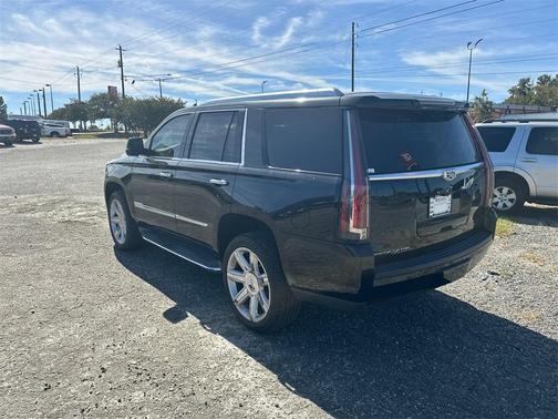 2017 Cadillac Escalade Luxury