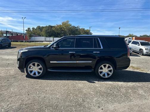 2017 Cadillac Escalade Luxury