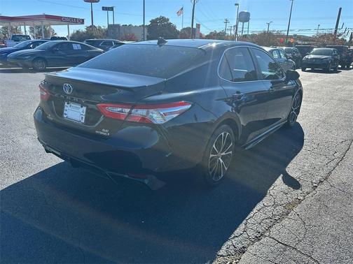 2020 Toyota Camry Hybrid SE