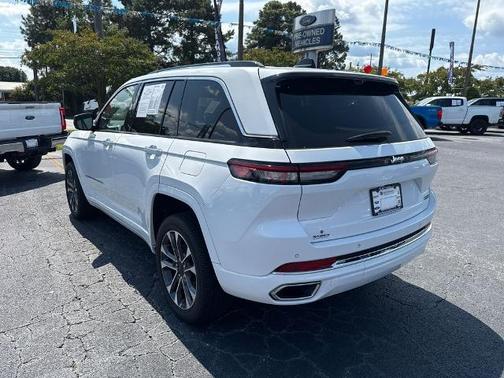 Bright White Clearcoat 2023 Jeep Grand Cherokee OVERLAND