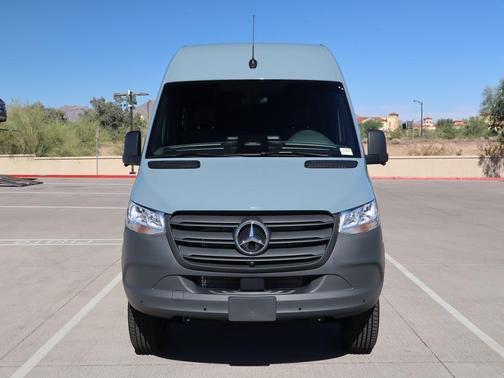 2025 Mercedes-Benz Sprinter 2500 Standard Roof
