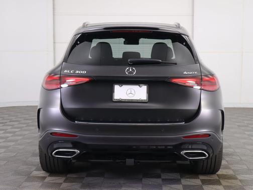 2026 Mercedes-Benz GLC 300 4MATIC