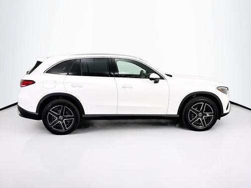 2026 Mercedes-Benz GLC 300 Base