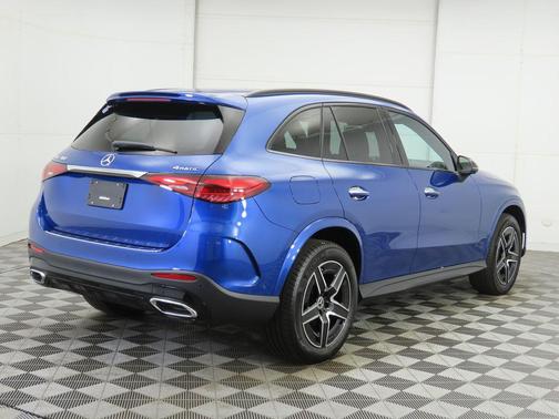 2026 Mercedes-Benz GLC 300 4MATIC