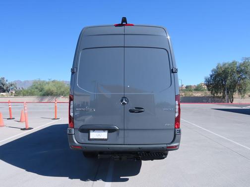 2025 Mercedes-Benz Sprinter 2500 High Roof